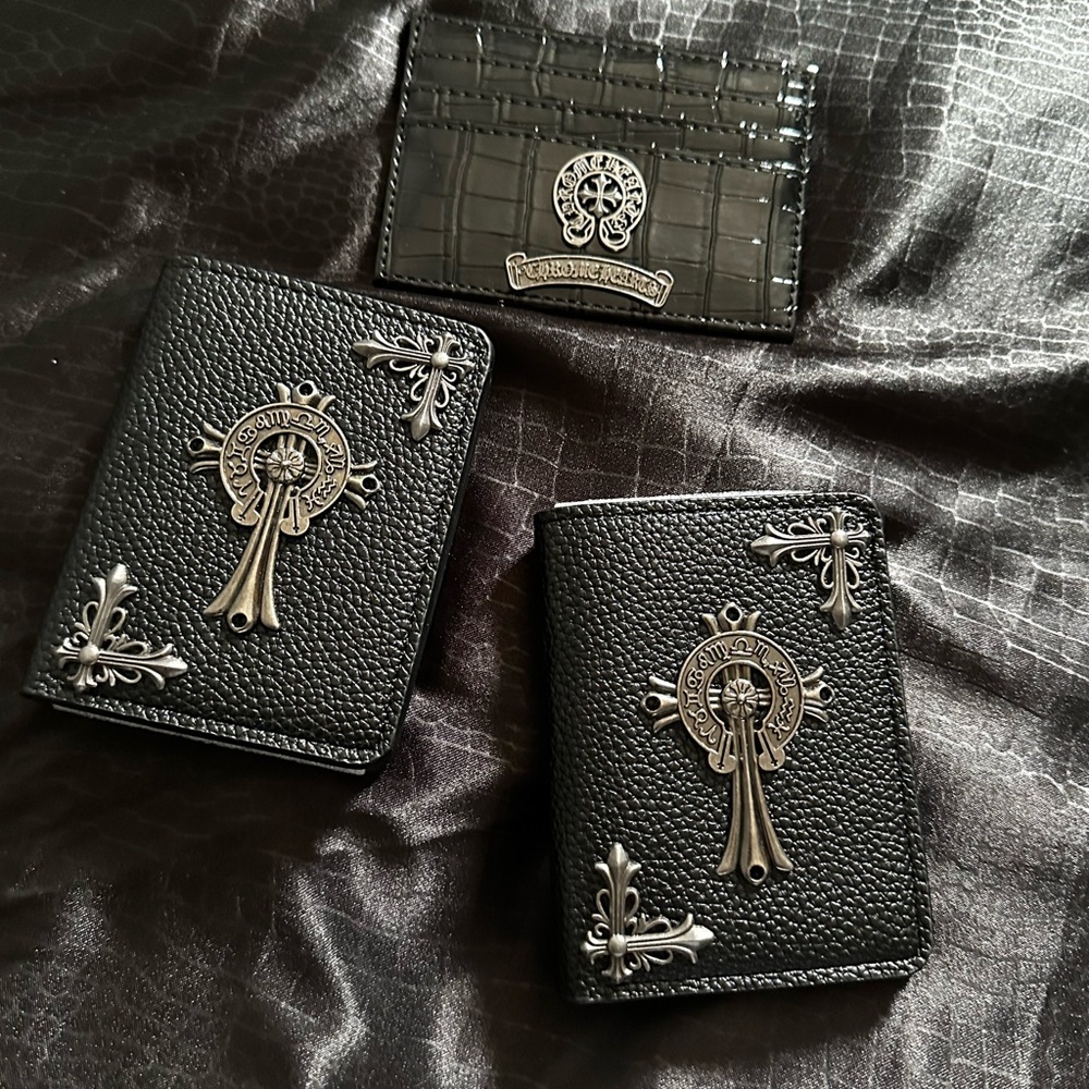 Black Leather Card Wallet with Silver Cross Emblem - Men Acce chrome hearts